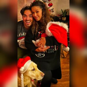 Sissi Martins Instagram - Olá Arrebatador Natal de 2021:

Dezembro é o Nosso Mês ❤
 A 25 de Dezembro de 2008 as nossas vidas juntaram-se...13 anos de maravilhosas aventuras a dois...e que viagem temos criado juntos!
A 18 de Dezembro 2018 dissemos o Sim junto dos que mais amamos, e foi o mais bonito dia de chuva de sempre!
A 16 de Dezembro 2021 o nosso coração levitou, saiu do peito, gritou bem alto e fez-nos renascer e ainda agora começou!
Que venham mil Dezembros repletos de tudo isto... Tudo isto que é Amor, tudo isto que só faz sentido ao teu lado❤

Aproveito para agradecer a todas as pessoas,amigos e família,as mais bonitas mensagens que nos deixaram e desejar a todos umas Boas Festas🎄

#sissiruben #loveisloveislove
#christmastime
#christmastree
#feliz