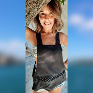 Sissi Martins Instagram - "Como quem num dia de Verão abre a porta de casa
E espreita para o calor dos campos com a cara toda,
Às vezes, de repente, bate-me a Natureza de chapa
Na cara dos meus sentidos..."

E Eu hoje sinto-me Feliz

#hairstylist by the amazing @pedroribeirohairdesign que pôs fim à quarentena desta minha juba 
#hairdesign 
#besthairstylist #besthaircuts
E este top único é da @addit_morethanclothes 
#myhaircrush #albertocaeiro
#great #happy #bekind #kindness 
Acabaram os #hashtag por hoje 😂