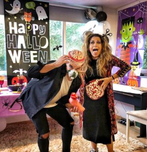 Sissi Martins Instagram - 🎃A Spooky Baby Shower 🎃

Muito gratos pelas surpresas e mimos que nos proporcionaram...
Mas principalmente pelas memórias que ficarão marcadas nesta data🔮

A Todos o nosso muito obrigada pela Amizade🍭 Love is Love 

#babyshower #sissiruben #babygirl #halloween #halloweenbabyshower