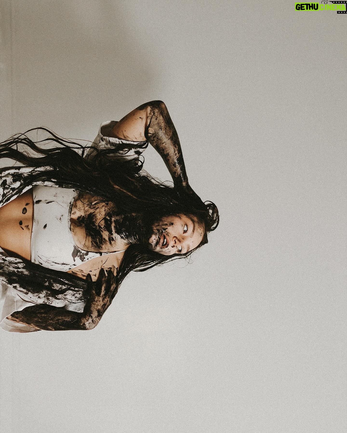 Skye Dolecki Instagram - 🖤what are you afraid of?💀 • • I had the amazing opportunity to work with Skye today in Kentucky before Dynamite this week! We put together this spooky goopy set on the spookiest day of the year. She’s so great & I love her! This concept was so fun & delicious, as the black goop is just homemade frosting! Happy Halloween! • • • Model :: @skyeblue_wrestling • Location :: @snicole_photography & @renee.hensley.photography’s Studio • Shot with the Canon R6 w/ 35mm f/1.4 lens • #theeditorialstyle #ohiophotographer #clevelandphotographer #whenweallfallasleepwheredowego #skyeblue #spookyphotoshoot #halloweenphotoshoot #happyhalloween