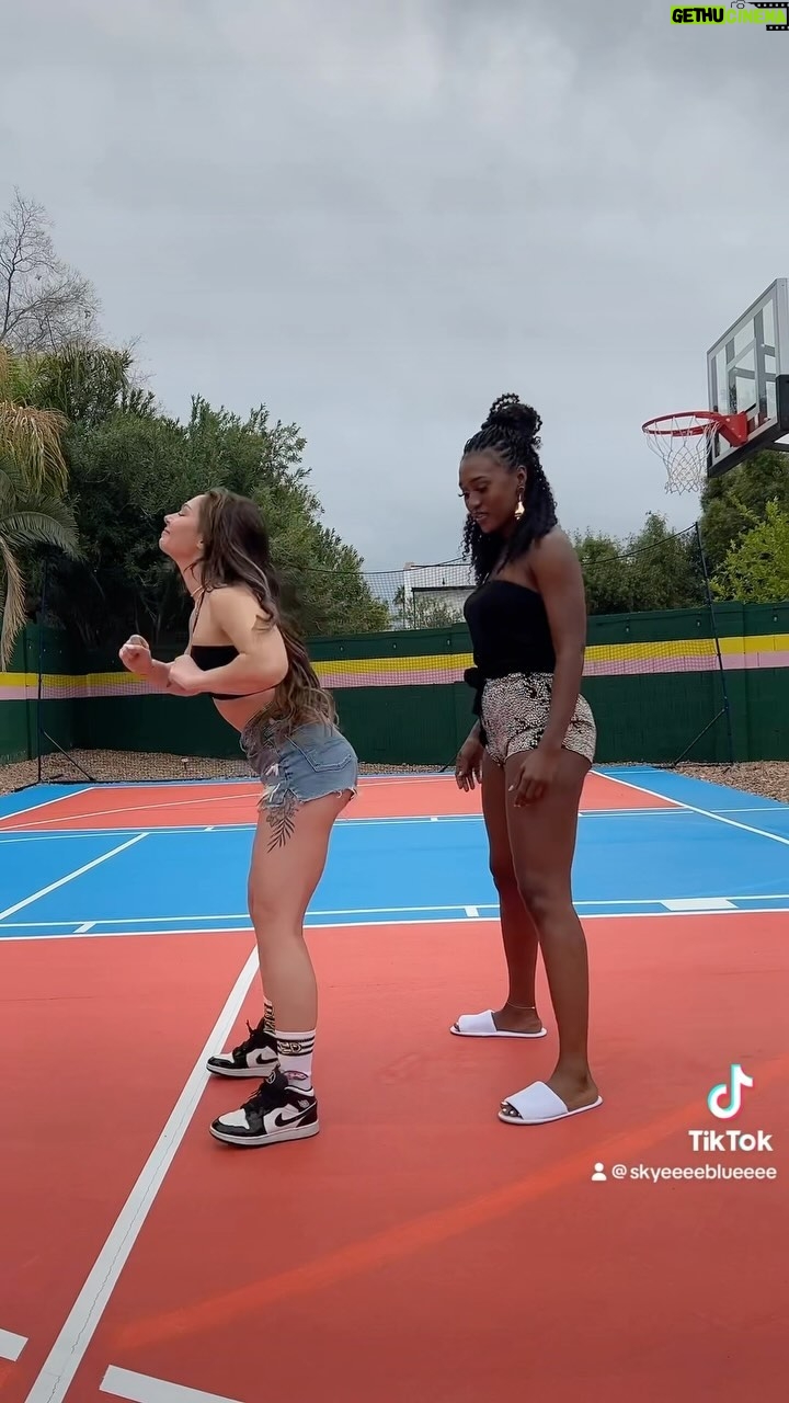 Skye Dolecki Instagram - 🪩 Life with her is never boring . . #wifey #bff #friendshipgoals #skyeblue #queenaminata