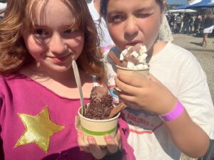 Skylar Gray Instagram - malibu chili cook off photo dump 🤪🍦