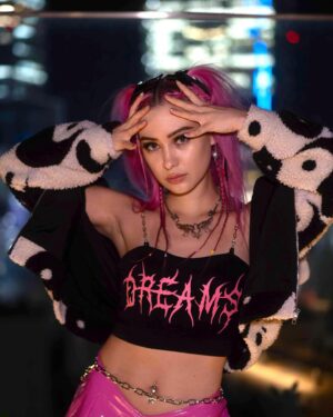 Skylar Roberge Instagram - Dreams don’t have to die with you • keep following
🌌🌙💕
Lost in Translation pt. 1
📸 @zurkzenemixa ✨

#shibuya #tokyo #lostintranslation #cityview #esqape #followyourdreams