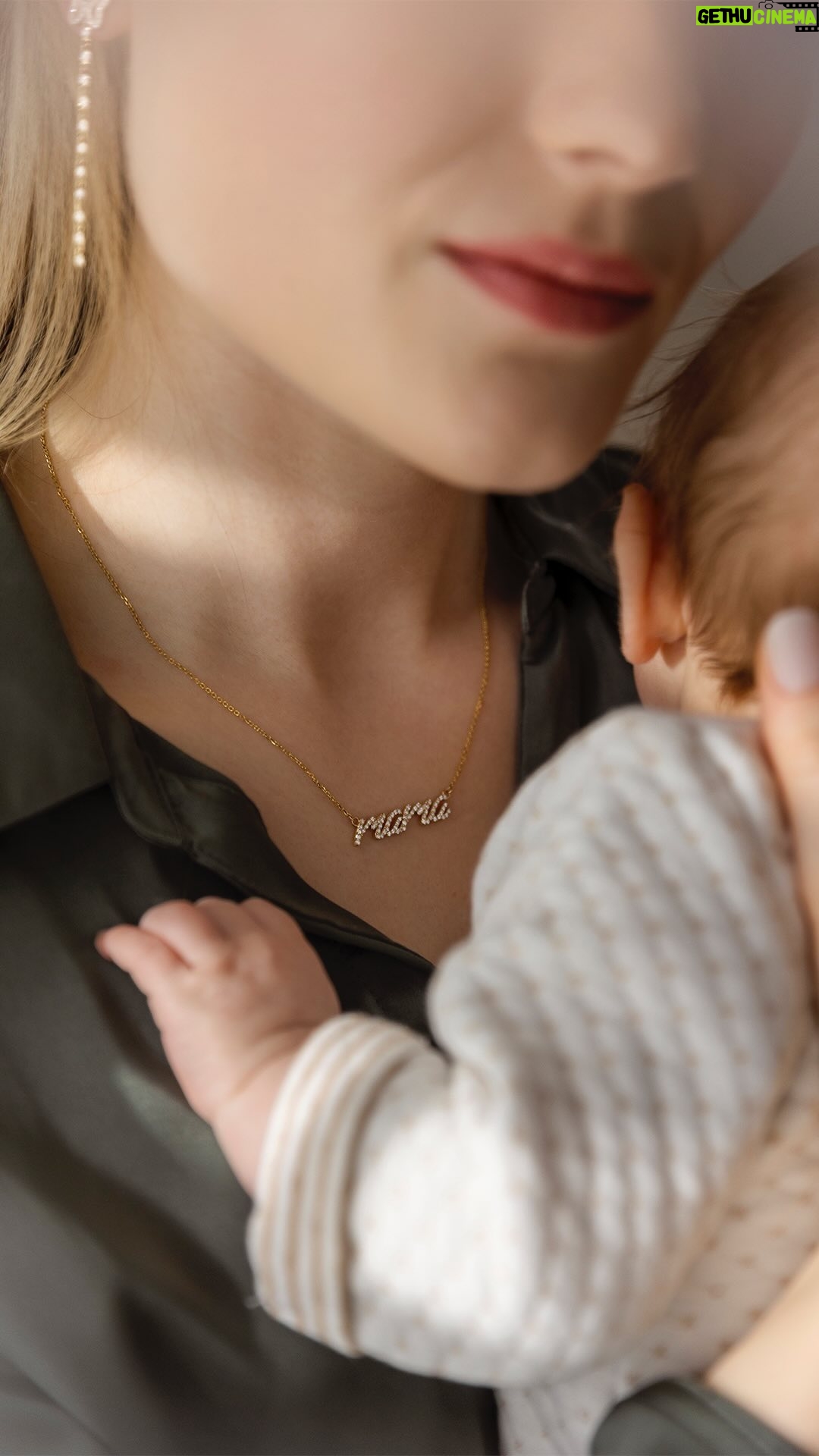 Skyler Samuels Instagram - Happy Mother’s Day to all the beautiful mamas out there! 💐 Today, and everyday, you deserve to be celebrated! 💖 Sending a special shoutout to our brand ambassador, @skylersamuels, and all the first-time mamas today! 🌸 #charlesandcolvard #brandambassador #skylersamuels #mothersdaygifts #happymothersday #mamanecklace #celebratemoms #jewelrysale #finejewelry #moissanite #labgrowndiamonds #foreverone #madenotmined #mamalove #newmoms #motherhood #giftsforher