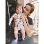Skyler Samuels Instagram - my yummiest little friend @ione_june 🧜‍♀️💜
