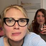 Skyler Samuels Instagram - Behind the scenes of our new podcast Showmance by @romcompods. With me, @beccamfreeman & @rachaelgking. We talk all things podcast, super heroes, hot British men, chicken, and more. Cheers! 🥂