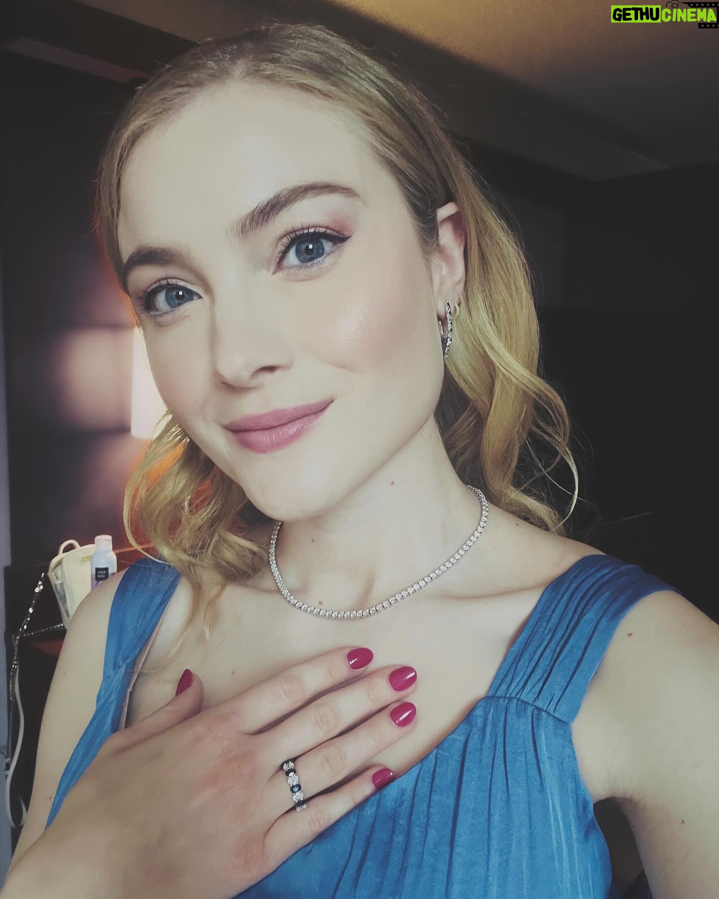 Skyler Samuels Instagram - If you’re gonna have the blues, may they be sapphire 😉💙 💎 x @charlesandcolvard #madenotmined #charlesandcolvardpartner