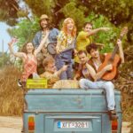 Smaragda Karydi Instagram - «Η ΜΑΡΙΧΟΥΑΝΑ ΤΗΣ ΜΑΜΑΣ ΕΙΝΑΙ Η ΚΑΛΥΤΕΡΗ» του Ντάριο Φο Με τεράστια χαρά και ανυπομονησία περιμένω να ξεκινήσουμε στο Θέατρο Ήβη με την καλύτερη ομαδάρα συνεργατών που θα μπορούσα ποτέ να φανταστώ Από 18 Οκτωβρίου στο θέατρο Ήβη αναβουμε τους ναργιλέδες Η προπώληση ξεκίνησε από την @vivagr_tickets Παίζουν: Σμαράγδα Καρύδη @smaragda_karidi_official Τάκης Παπαματθαίου @takispapamatthaiou Γιώργος Νούσης @nousis_giorgos Χάρης Χιώτης @xarisxiwtis Τάσος Ροδοβίτης @rodobitistasos Διαμαντής Αδαμαντίδης @innerd_official Ιωάννα Λέκκα @lekkaki Μετάφραση: Ευδόκιμος Τσολακίδης @evdokimos_tsolakidis_official Διασκευή - Σκηνοθεσία: Σμαράγδα Καρύδη Σκηνικά: Μαρία Φιλίππου @maria.filippou_design Κοστούμια: Μαρία Κοντοδήμα @kododiman Πρωτότυπη Μουσική: Διαμαντής Αδαμαντίδης @innerd_official Πρωτότυποι Στίχοι: Σοφία Καψούρου @sofiakapsourou Video art: Παντελής Μάκκας @pantelismakkas Σχεδιασμός φωτισμών: Δημήτρης Κουτάς @dimitriskoutas Βοηθός Σκηνοθέτη: Μαριάνθη Μπαϊρακτάρη @marianthi_bairaktari Φωτογραφίες: Ελίνα Γιουνανλή @elinanophoto Trailers: Σπύρος Μαλτέζος @spyros.maltezos Graphic design: Indigo Creative @indigo_creative_gr Social Media: ad4art @ad4art_ Παραγωγή: Θεατρικές Σκηνές @theatrikesskines #imarixouanatismamas #theatrikesskines #theatroivi #comingsoon