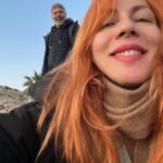 Smaragda Karydi Instagram - Τελευταία δύση του ηλίου για φέτος πριν από λίγο στην παραλία Να έχετε μιά καλή Χρονιά παιδιά Να έχετε υγεία και να φτιάξετε τη ζωή σας όπως τη θέλετε Ωραια ήταν έξω σήμερα. Σαν Πάσχα #happynewyear