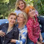 Smaragda Karydi Instagram - Πάσχα στο χωριό ♥️ Χρόνια πολλά! @smaragda_karidi_official @maria_kavogianni_official @evdokia.roumelioti