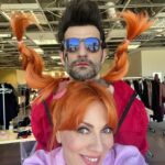 Smaragda Karydi Instagram - Στον φετινό κύκλο του @iq160greece η κατάσταση έχει ξεφύγει και δε μαζεύεται με τίποτα 💥 @nikos_kouris_official @starchanneltv @pierrosandrakakos @barkingwell_media #shootingday #backstage