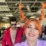 Smaragda Karydi Instagram – Στον φετινό κύκλο του @iq160greece η κατάσταση έχει ξεφύγει και δε μαζεύεται με τίποτα 💥
@nikos_kouris_official @starchanneltv @pierrosandrakakos @barkingwell_media #shootingday #backstage