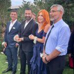 Smaragda Karydi Instagram - Ευαγγελία, Στράτος Νικόλας Ένας για ολους κι όλοι για έναν. Ενωμένοι από πάντα και για πάντα. Μέσα στο ζόφο και την απελπισία των ημερών, η γιορτή της ζωής, της ένωσης και της αγάπης Τυχεροί που έχετε ο ένας τον άλλον κι εμείς ευλογημένοι που σας έχουμε στη ζωή μας. Σας ευχαριστούμε που μας κάνατε συγγενείς σας. Πνευματικούς γονείς και πνευματικά αδέρφια Οχι τ αδέρφια που μας έτυχαν. Τα αδέρφια που διαλέξαμε Νυνί δέ μένει πίστις, ἔλπίς, ἀγάπη, τά τρία ταῦτα· μείζων δέ τούτων ἡ ἀγάπη». @evagelia_siriopoulou_official @stratos_ptz @sklgeorge @atheridis_thodoris_official @michalis_marinos_official @tzela