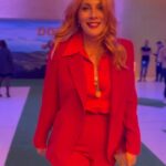 Smaragda Karydi Instagram - Επίσημη πρεμιέρα στην Ελλάδα χτες για το Dodo μας Μεγάλη συγκίνηση και χαρά για ακόμα μια φορά που πήραμε μέρος στο ποίημα του Πάνου Κούτρα, που συναντηθήκαμε και πάλι όλοι μαζί για να γιορτάσουμε και να το μοιραστούμε μαζί σας 🦤 Από 10 Νοεμβρίου στους κινηματογράφους @dodo_the_movie