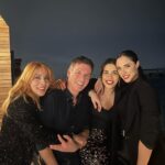 Smaragda Karydi Instagram – Μόνο αγάπη ❤️ 
Τίποτα άλλο δεν είναι στο χέρι μας, αλλά αυτό είναι πολύ 
#2024 #happynewyear