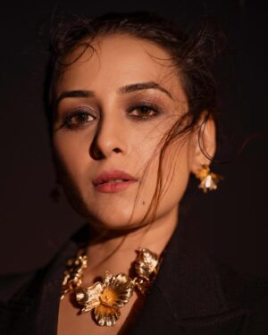 Sneha Jain Instagram - "Radiating beauty, empowered by independence, she's a masterpiece of strength and grace."

📸 : @chitrdev.in 

#reelitfeelit #trendingnow #fyp #explore #candidmoments #photoshoot #photoshoot #luxury #lifestyle #actorlife