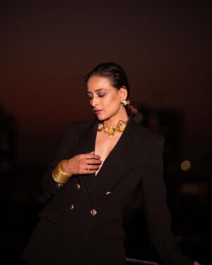 Sneha Jain Instagram - Capturing moments, painting memories, one candid click at a time. ✨

📸 : @chitrdev.in 

#explore #fyp #trending #instagram #instadaily #candid #dailypost #viral #actorlifestyle #lifestyle #luxury