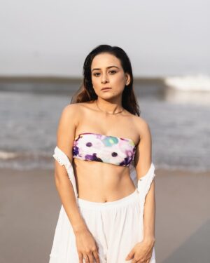 Sneha Jain Instagram - Lovergurl ❤️‍🩹
📸 : @_megapixelphotography 
.
.
.
#snehajain #beachgirl #photoshoot #photooftheday #portraitphotography #lovergurl #love