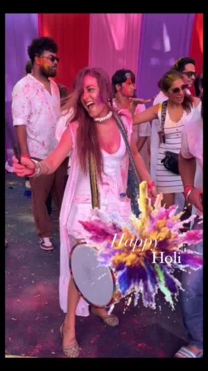 Sneha Jain Instagram - Happy holi ❤️🩷🎨🌈
.
.
.
.
#snehajain #holifestival #holi2024 #happyholi #holi #reelspeholi #rangebarse #holicelebration