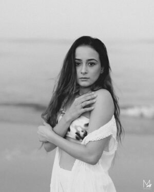 Sneha Jain Instagram - Lovergurl ❤️‍🩹
📸 : @_megapixelphotography 
.
.
.
#snehajain #beachgirl #photoshoot #photooftheday #portraitphotography #lovergurl #love