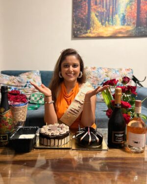 Sneha Paul Instagram - Another year to sparkle,shine and slay ✨🎂💕

Thank your for making my day beautiful ❤️

#birthdaypost #birthdaygirl #itsmybirthday #celebration #party #friends #family #blessed #love #newhope y