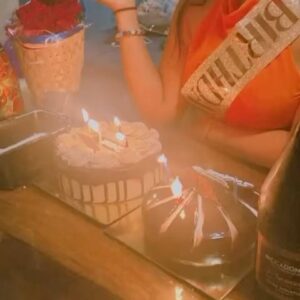 Sneha Paul Instagram - Another year to sparkle,shine and slay ✨🎂💕

Thank your for making my day beautiful ❤️

#birthdaypost #birthdaygirl #itsmybirthday #celebration #party #friends #family #blessed #love #newhope y