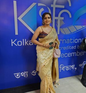 Sneha Paul Instagram - So happy to attend this kolkata Film Festival At Kolkata. 

Outfit- @dorbysneha 
Makeup’s - @shahsumana 

#kolkatafilmfestival2023 #kiff #kolkata #kolkatadiaries #kolkatacityofjoy
