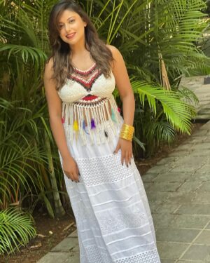 Sneha Paul Instagram - Morning sunshine. ☀️🌹

#workmode #goodmorning #weekend #work #coming-soon #snehapaul #morningvibes #mood #beyourself