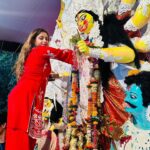 Sneha Paul Instagram - Asche bochor abar hobe ❤️ #bolodurgamaakijai #durgamaa #durgapuja #mumbai