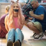 Snezhana Samokhina Instagram - Сегодня вышла уже 7 серия #моямамашпион 🖤 ⠀ Кто-нибудь из моих подписчиков смотрит? Дайте обратную связь 🫶🏼