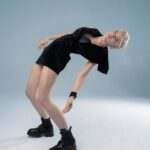 Snezhana Samokhina Instagram - ICON: Снежана Самохина в образе Лары Крофт «Мы так часто стараемся соответствовать рамкам, в которые нас вгоняет общество… Но самый верный и самый сложный путь - делать то, что тебе действительно хочется», — актриса о походах в горы, профессиональных челленджах и женском балансе. VY MAG @vy_mag запускает проект «ICON». Мы предложили инфлюенсерам примерить образы культовых женщин, которыми они вдохновляются. Главный редактор Александра Чурекова @strizs поговорила со Снежаной о том, как работать над собой, преодолеть стереотипное мышление и научиться не стесняться своей сексуальности. Читайте интервью на vy-mag.com Для @vy_mag Съемка: @stakan_prod @mishiev_reymand Стилист: @natylatinovic Образы: @D.V.brand @nude__story