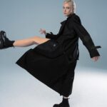 Snezhana Samokhina Instagram - ICON: Снежана Самохина в образе Лары Крофт «Мы так часто стараемся соответствовать рамкам, в которые нас вгоняет общество… Но самый верный и самый сложный путь - делать то, что тебе действительно хочется», — актриса о походах в горы, профессиональных челленджах и женском балансе. VY MAG @vy_mag запускает проект «ICON». Мы предложили инфлюенсерам примерить образы культовых женщин, которыми они вдохновляются. Главный редактор Александра Чурекова @strizs поговорила со Снежаной о том, как работать над собой, преодолеть стереотипное мышление и научиться не стесняться своей сексуальности. Читайте интервью на vy-mag.com Для @vy_mag Съемка: @stakan_prod @mishiev_reymand Стилист: @natylatinovic Образы: @D.V.brand @nude__story