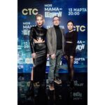 Snezhana Samokhina Instagram - Состоялась закрытая премьера нашего сериала «Моя мама шпион». Уже 13 марта в 19.00 вы сможете увидеть на телеканале СТС! ⠀ На пробы этого проекта я сходила в последний день беременности. И когда малышке было 2 месяца, мы начали снимать🙈 ⠀ С потом и кровью нам дался этот проект. Надеюсь вам понравится! ⠀ Спасибо всем причастным🫶🏼