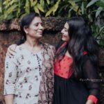 Snisha Chandran Instagram - HappY Birthday my Love❤️‍🔥🫂😘 Ammakutti no one can replace your Love❤️ I love you so much😘 📸 @_arjunmangalashey_ #picoftheday #pic #amma #ammalove #happybirthdaymylove #happybirthdayamma #like #instalike #instalove #instagram #instagood #instadaily