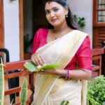 Snisha Chandran Instagram - 🌸 📸 @_anandhu_b_sathyan_ #picoftheday #likesforlike #like #insta #instagram #instalike #instadaily #snishachandran #loveyourself