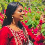 Snisha Chandran Instagram - ❤️🥀 📸 @kasthurba_ #pic #picoftheday #picture #instagram #instalike #like #flowers #snishachandran #anjali #subhadramserialonzeekeralam #love #likesforlike