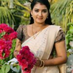 Snisha Chandran Instagram - 🤍🌸 📸 @_anandhu_b_sathyan_ #pic #pictures #picoftheday #liketime #picofday #liker #likesforlike #like #instalike #instadaily #instagram #instagood #instamood #snishachandran #anjali #subhadramonzeekeralam #zeekeralam #sareelove