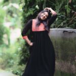 Snisha Chandran Instagram - 💃🏻🖤…. 📸 @_arjunmangalashey_ #reels #reelsinstagram #reelsvideo #reelsindia #trendingreels #trending #like #instagram #instalike #snishachandran #loveyourself #aranmanai4 #love