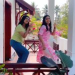 Snisha Chandran Instagram - Too late for this trend 💃🏻💫🔥 🎥 @_lal_krishn_a @zeekeralam #dance #dancer #reelsinstagram #trending #trendingreels #subadram #subadramlocation #dancevideo #like #instagram #instagood #instalike