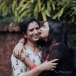 Snisha Chandran Instagram - HappY Birthday my Love❤️‍🔥🫂😘 Ammakutti no one can replace your Love❤️ I love you so much😘 📸 @_arjunmangalashey_ #picoftheday #pic #amma #ammalove #happybirthdaymylove #happybirthdayamma #like #instalike #instalove #instagram #instagood #instadaily