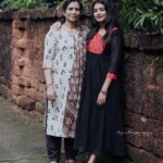 Snisha Chandran Instagram - HappY Birthday my Love❤️‍🔥🫂😘 Ammakutti no one can replace your Love❤️ I love you so much😘 📸 @_arjunmangalashey_ #picoftheday #pic #amma #ammalove #happybirthdaymylove #happybirthdayamma #like #instalike #instalove #instagram #instagood #instadaily