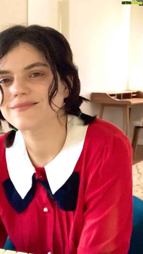 SoKo Instagram - First song i ever write in French.. Probably because it felt the most tragic.. And the most erotic.. all at once.. Hope you like.. Bisous. It will be out on #FeelFeelings on June 12th. Pre-order link in my bio.