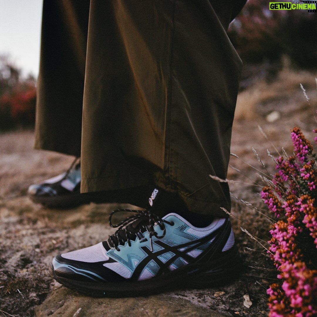 SoKo Instagram - Singer SoKo finds her flow, moving her mind and body between urban and natural landscapes. Move on your own terms with retro styling, seamless construction and cushioned comfort. #GELTERRAIN #MoveYourMind #ASICSSportstyle