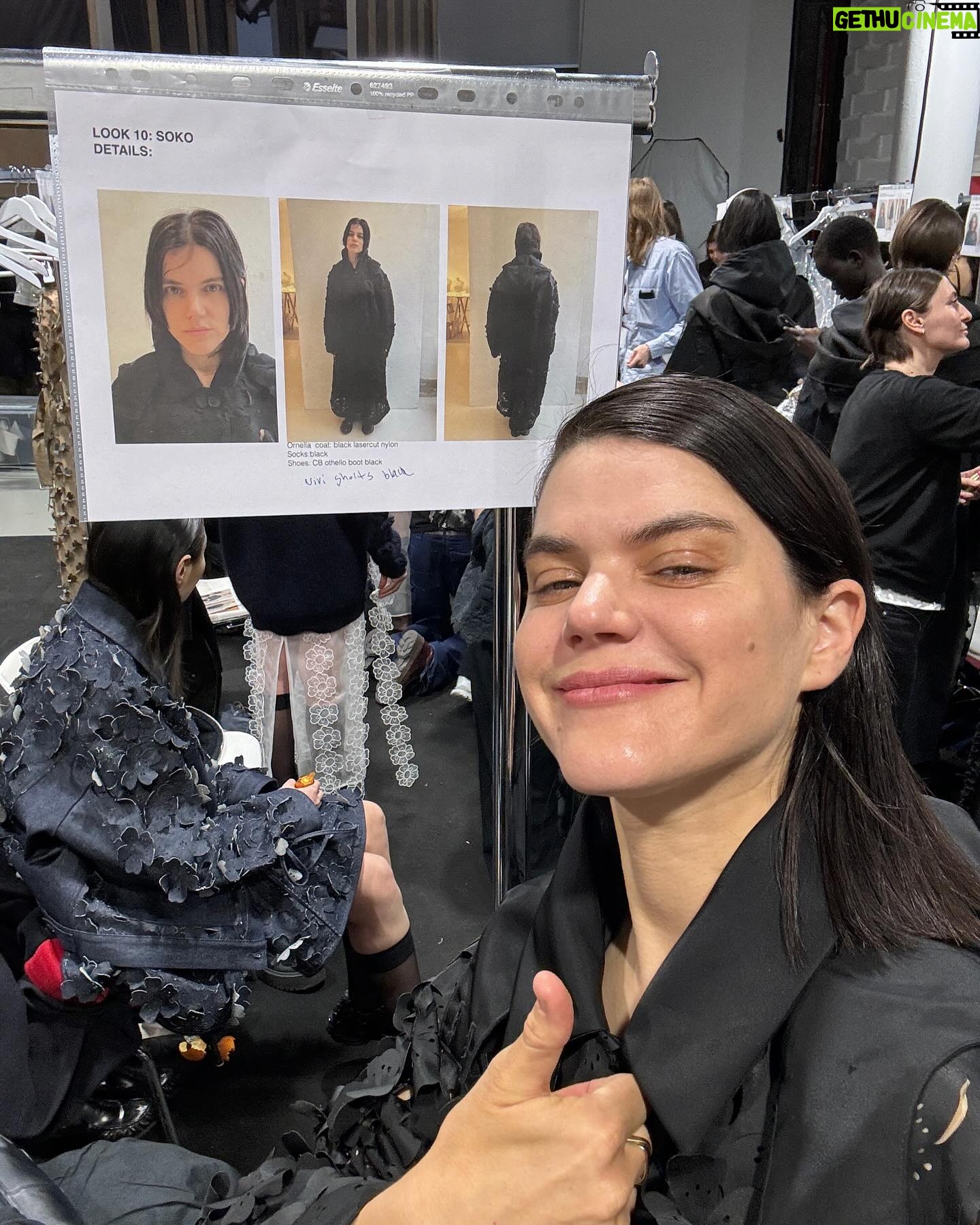SoKo Instagram - 🍏 @ceciliebahnsen 🍏 Merci @emmamatell And my super team for being there for / with me @jaredeng @florentfarinelli