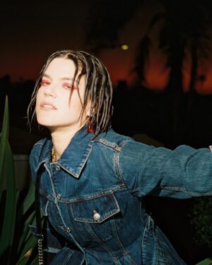 SoKo Instagram - Got to play some of my favorite songs to some of my favorite people last night.. Thank you all for being my special Valentines ❣️ Thank you @matchesfashion for letting me play in front of a live audience for the first time since covid.. Goddess, i’vemissed it ! Thank you @alexandermcqueen for making the best clothes / jewelry and making me feel like a true grunge goth princess. 
Thank you to @chromesparks & @hether for being the best band for a night !
Styled by @jaredengstudios 
Make up @amberdmakeup 
Hair @sheardeath 
#mfxfrieze