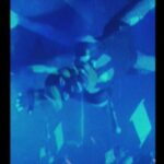Sofía Gala Castiglione Instagram - Pequeño registro de @socastiglione en su aparición de apertura para el show de @dumchica en el Roxy. La canción de nuestros queridos @mueranhumanos también formó parte del set y conto con la actuación de @dulcineamaria en una perfo increíble. Registro x @fakinvhs__