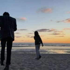 Sofía Gala Castiglione Instagram - SEPTIEMBRE fue tan intenso que necesité medio octubre para poder subir este carrete
Uruguay en mi corazón x siempre
1. encontrando tesoros en las calles
2. pescado rabioso
3. mi cuerpo enamorado
4. promesas sobre la fuente
5. Dante y el rio
6. mi lugar favorito de montevideo
7. @baldino.lara atardeciendo conmigo ❤️🌹❤️
8. mi amorcita @cementerio.rosa 🧜‍♀️
9. una mosca disfrazada de abeja o una abeja disfrazada de mosca???
10. SHINE A LIGHT