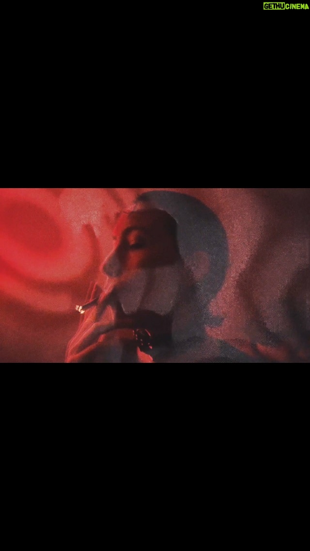 Sofía Gala Castiglione Instagram - Pequeño retrato para una mujer increible @socastiglione Capturado por @fakinvhs__ “Each day just goes so fast I turn around, it’s passed You don’t get time to hang a sign on me Love me while you can Before I’m a dead old man A lifetime is so short A new one can’t be bought But what you’ve got means such a lot to me Make love all day long Make love singing songs Make love all day long Make love singing songs There’s people standing ‘round Who’ll screw you in the ground They’ll fill you in with all their sins, you’ll see I’ll make love to you If you want me to”