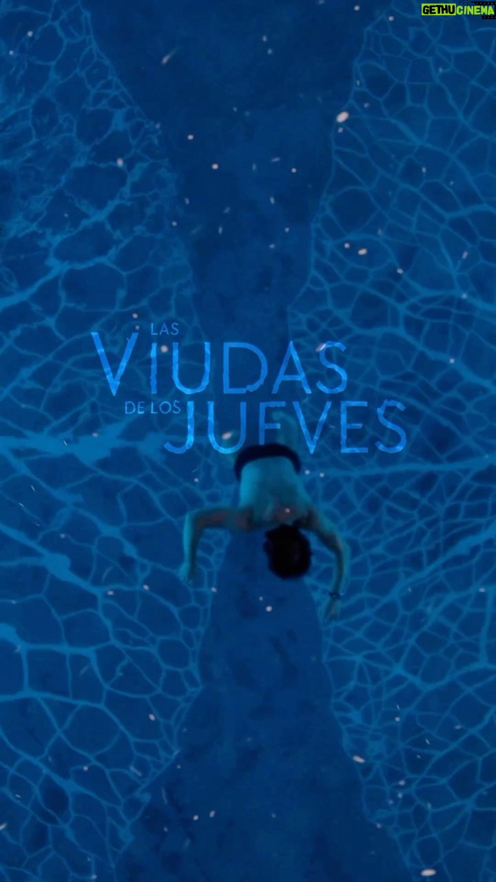 Sofía Sisniega Instagram - Les dejo una probadita de “Las viudas de los Jueves” de Netflix. Basada en la novela de @claudiapineiroescritora. Dirigida por @betoozcariz ESTRENO 14 de septiembre @netflixmx @netflixlat @pacoramosq #lasviudasdelosjueves