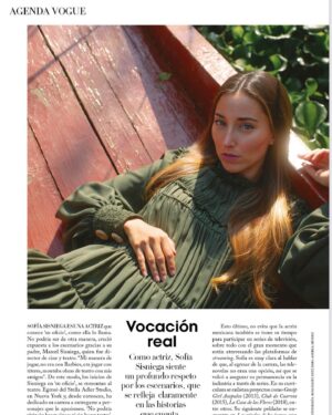 Sofía Sisniega Instagram - 🖤 @voguemexico 🖤

Gracias siempre @karlamartinezdesalas @valecollado #FerPérez 🙌🏽

Photos: @rosa_hadit 
Styling: @andreamdz 
Team: @pureandb 
Location: @arca.tierra 

#vogue #voguemexico #septiembre